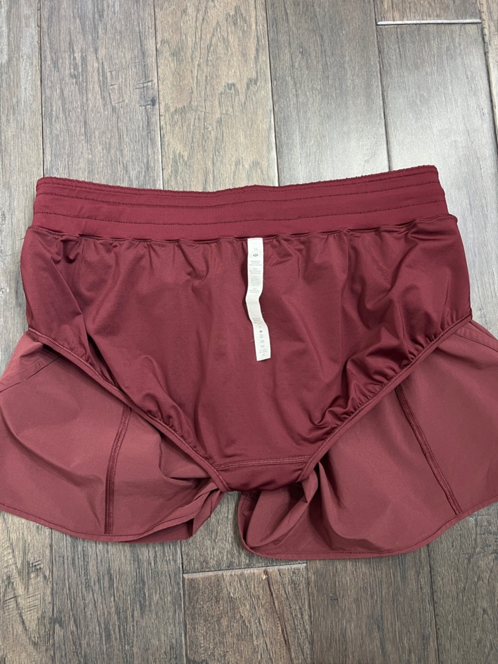 Lululemon NWOT Track That Mid-Rise Lined Short 5" Red Merlot - Picture 6 of 8